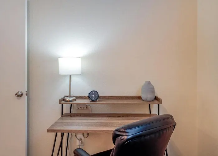 Pool, 2 Bedroom 2 Ba, Patio, Near Jw Marriott
